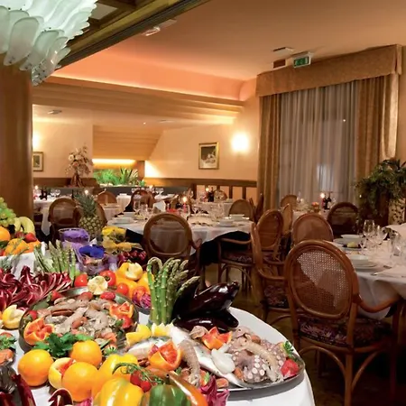 Отель Hotel Spresiano Spresiano