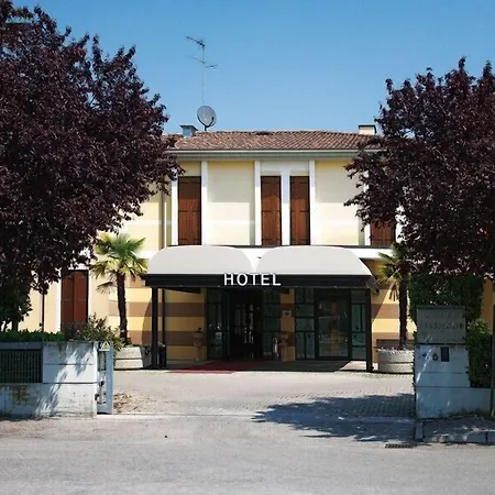 Отель Hotel Spresiano
