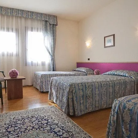 斯普希尔诺酒店 Spresiano